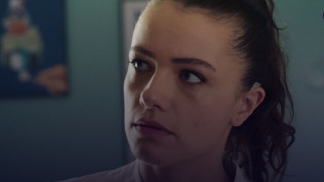 Ici tout commence en avance : Anaïs trahie par Milan, elle découvre ce qu’il lui cache ! Stanislas écrase Coline, Carla cloue le bec à Tom… Le résumé de l’épisode 1184 du mardi 27 mai 2025