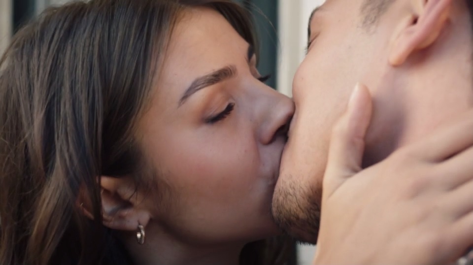 Ici tout commence en avance : Maya et Gaspard craquent enfin, Souleymane ne reconnaitra pas le bébé de Kelly… Le résumé de l’épisode 1212 du vendredi 4 juillet 2025