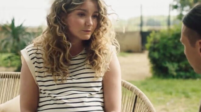 Ici tout commence en avance : On connait enfin le père du futur enfant de Kelly ! Maya et Malik s’enlisent dans l’amour libre… Le résumé de l’épisode 1210 du mercredi 2 juillet 2025